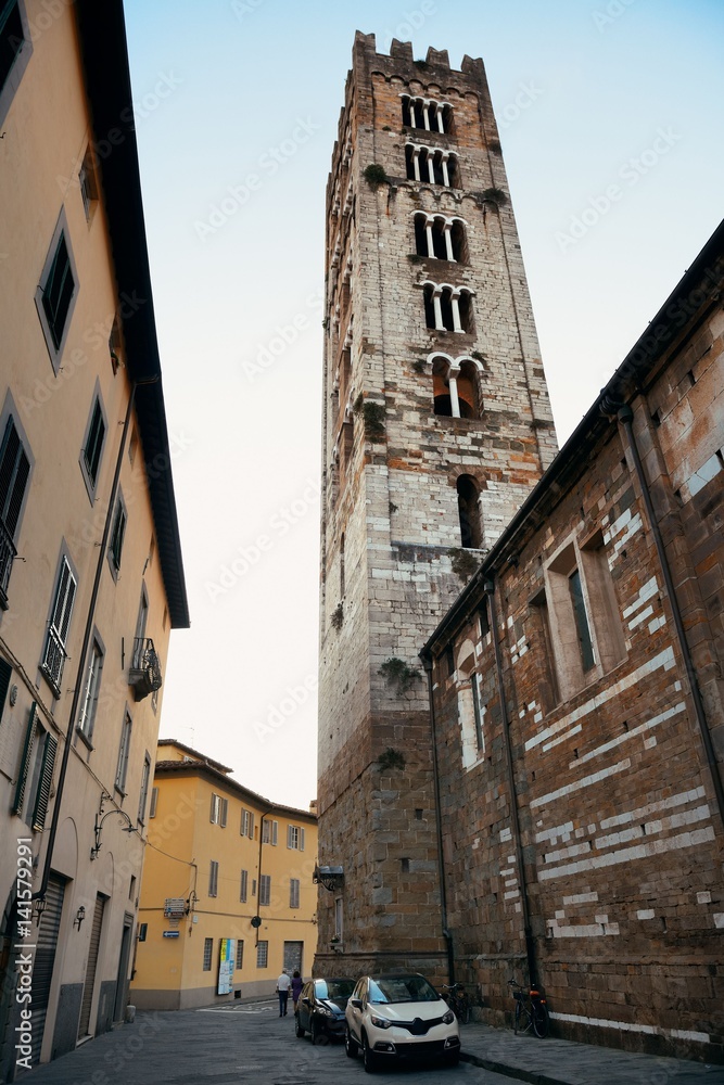 Lucca tower street