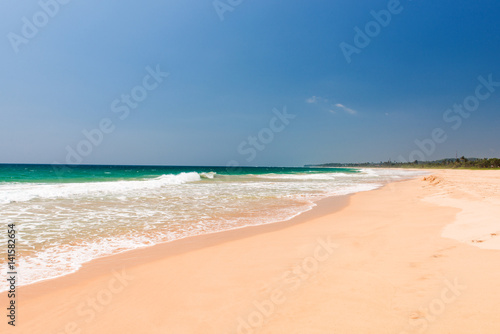 Indian Ocean sun water in Sri Lanka