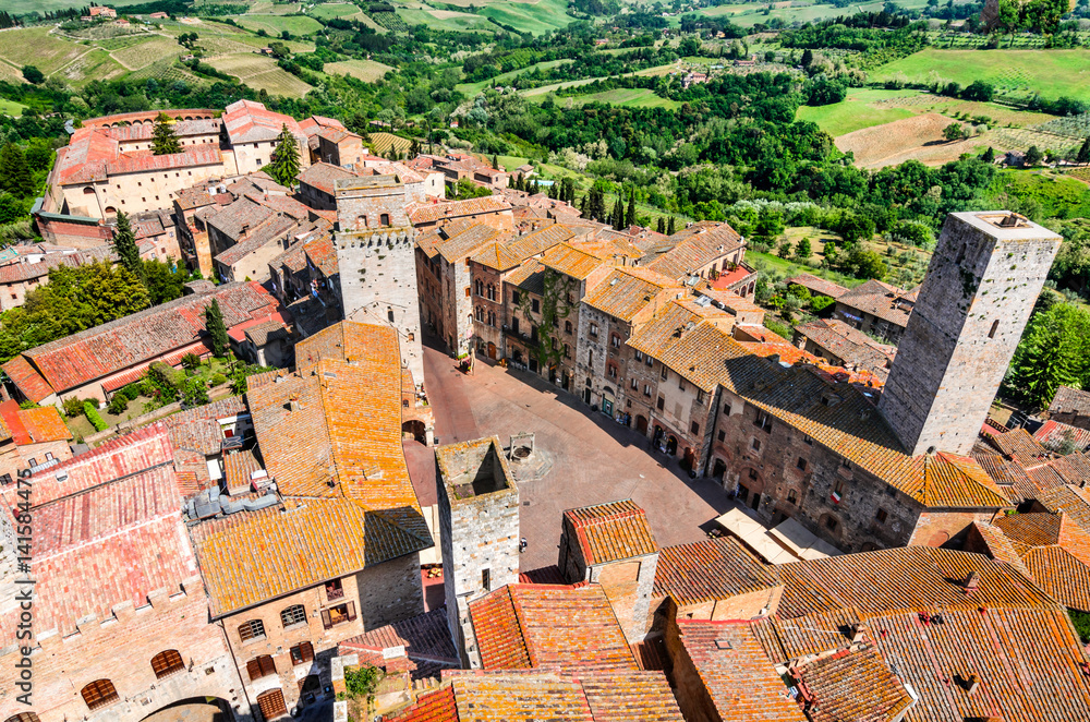 Obraz premium San Gimignano, Tuscany - Piazza della Cisterna