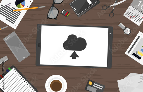 Cloud Upload - Schreibtisch mit Tablett