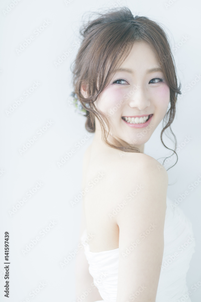 ウェディングドレスの花嫁