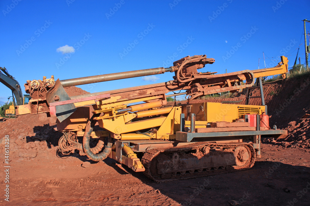 Obraz premium Mobile drill on a road construction site