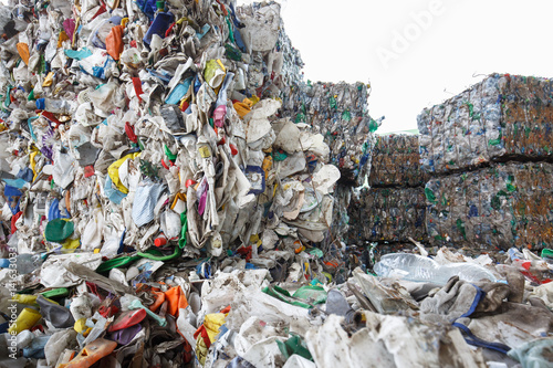 Obraz na płótnie Pile of sorted plastic waste w salonie