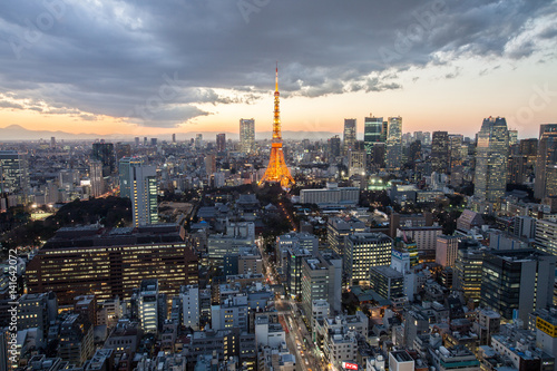 Photography the red tokyo tower in sunset