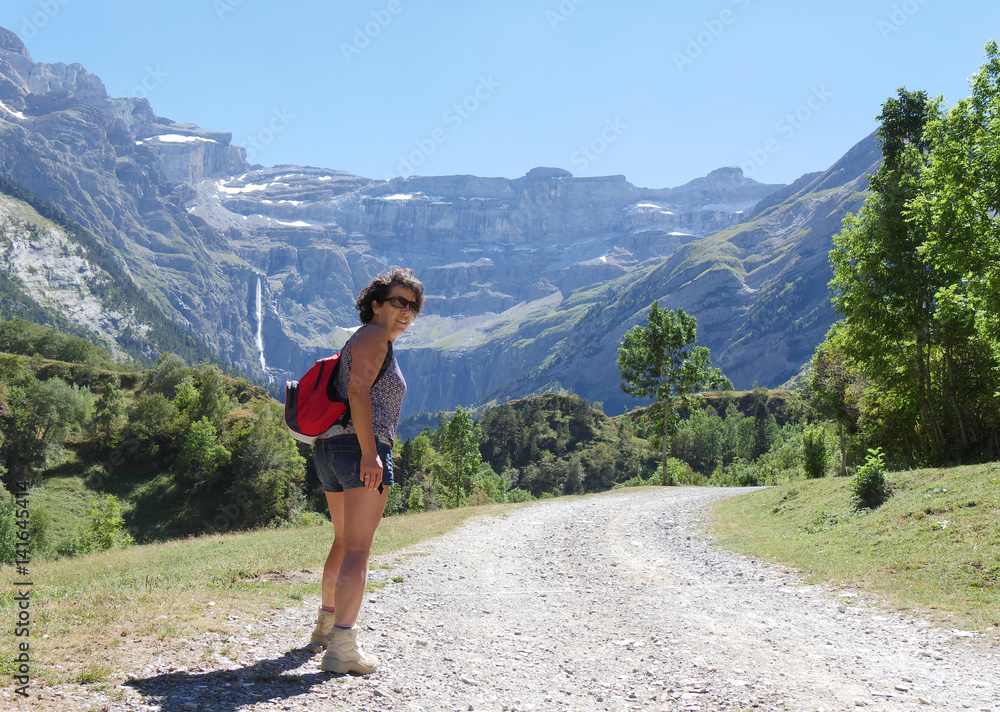 Fototapeta premium woman hiker and cirque de Gavarnie