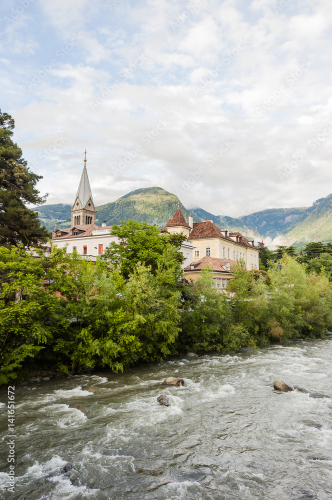 Meran, Altstadt, Stadt, Kurhaus, Kurpromenade, Kirche, Passer, Fluss, Spazierweg, Frühling, Wanderweg, Vinschgau, Südtirol, Italien