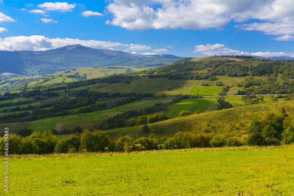 Fototapeta premium The serpentine mountain roads and mountain valleys in Ukraine