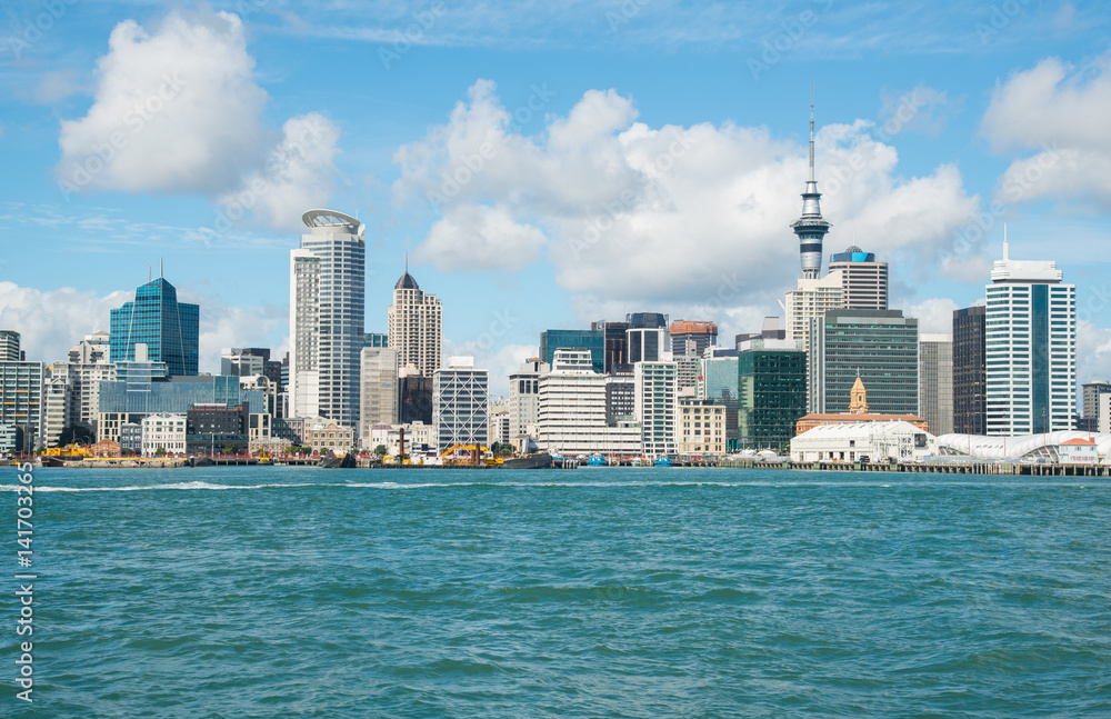 Fototapeta premium Auckland - miasto żagli widok z wyspy Devonport, Wyspy Północnej, Nowa Zelandia.