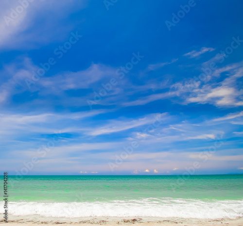 Beautiful sky with sea on the peaceful beach