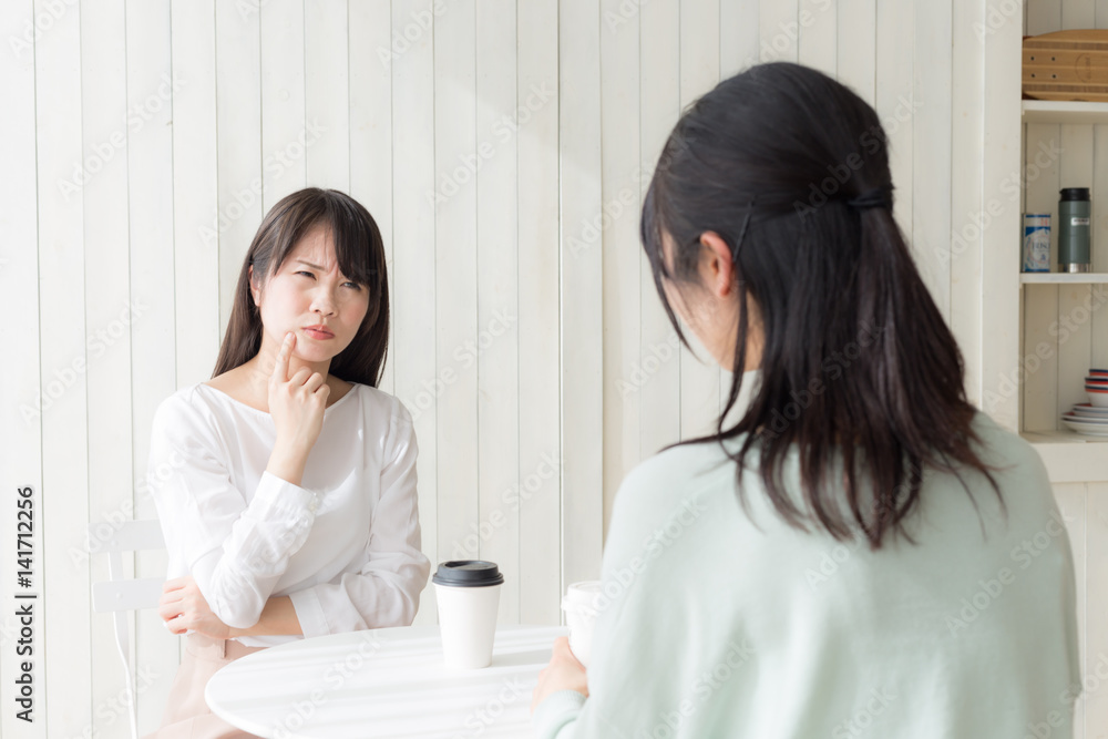 女性 カフェ 女性 カフェ