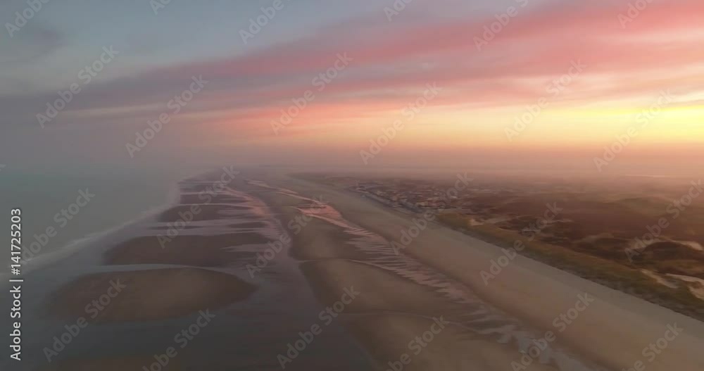 Survol de la plage de Quend à l'aube Survol de la plage de Quend à l'aube