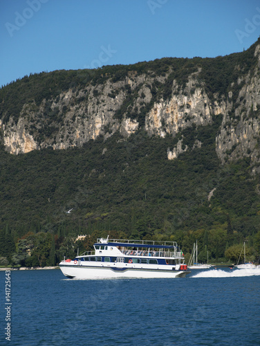 Hydrofoil on Lake Garda © SRSImages