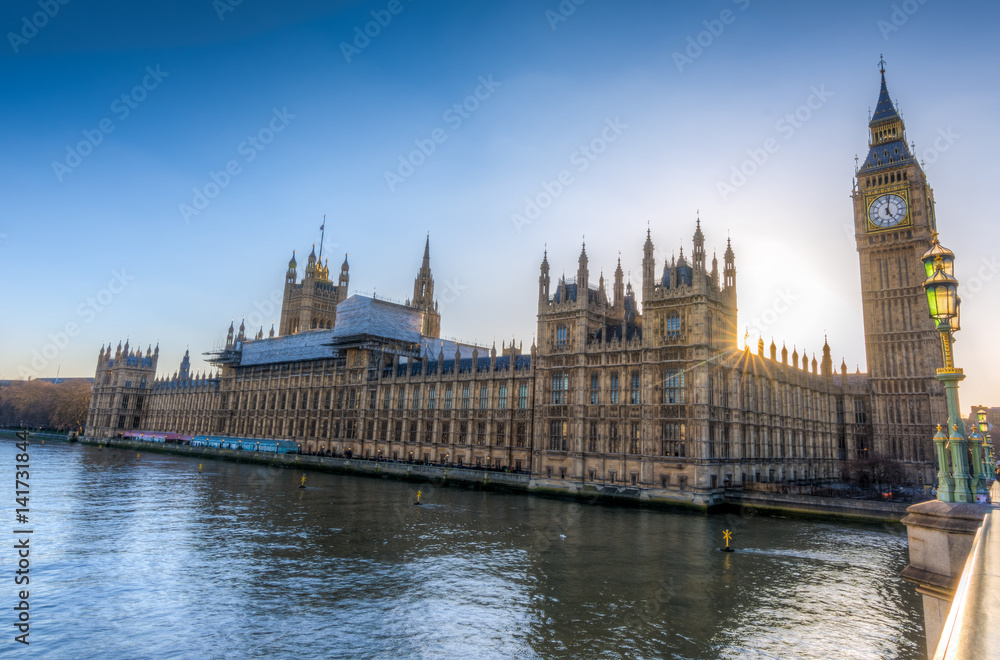 Big Ben and the houses of Parliament in London at dusk