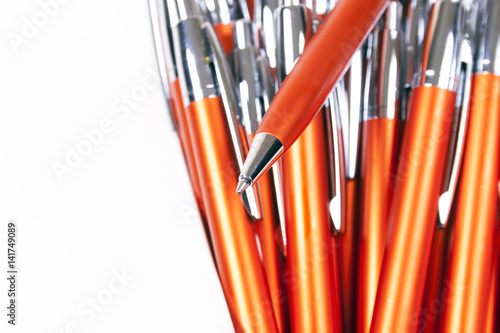  Orange pens background