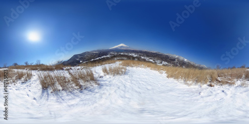 山中湖高指山登山道からの雪景色の富士山360°全天球画像