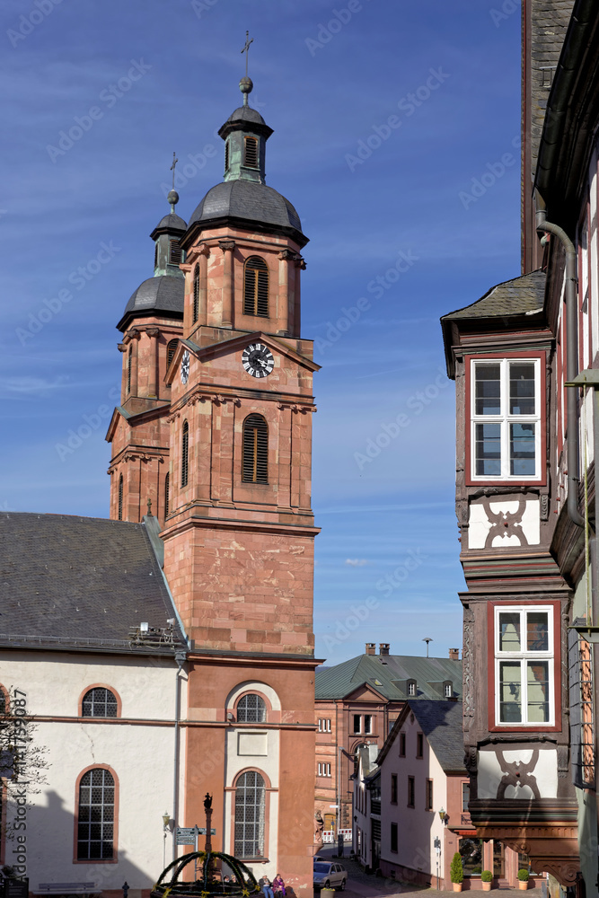 Miltenberg Marktplatz mit Kirche