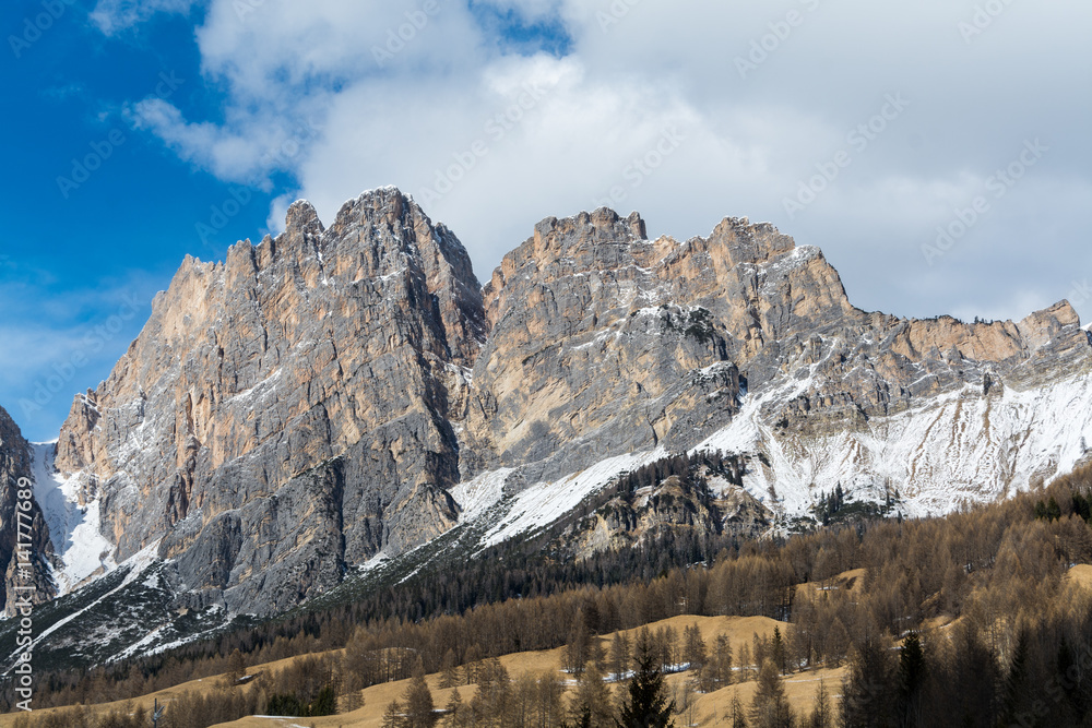 Montagne attorno Cortina d'Ampezzo