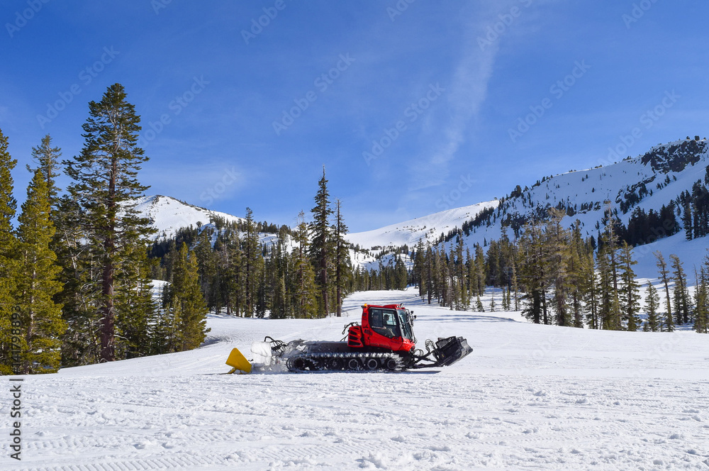 Snow Cat on slopes at Mammoth Mountain Ski Area Snow Cat on slopes at Mammoth Mountain Ski Area