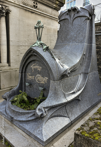 Art Nouveau / Cimetière du Père Lachaise / Paris