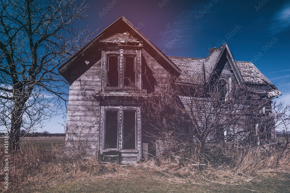 Abandoned Old House. An abandoned old house in a rural country area. Abandoned Old House. An abandoned old house in a rural country area.