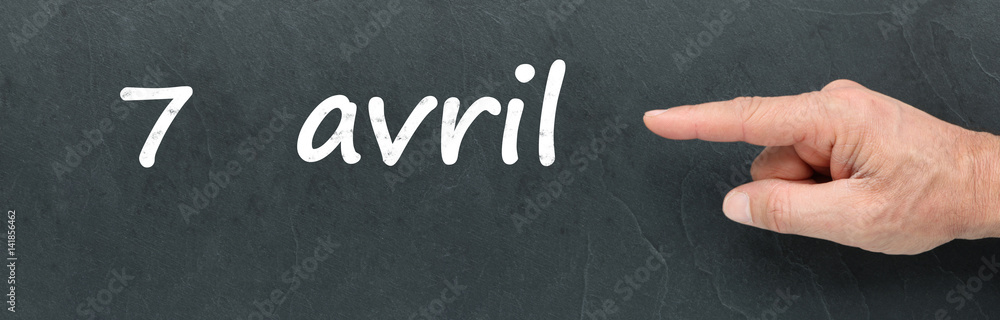 7 avril à la craie et montrer du doigt sur ardoise 7 avril à la craie et montrer du doigt sur ardoise