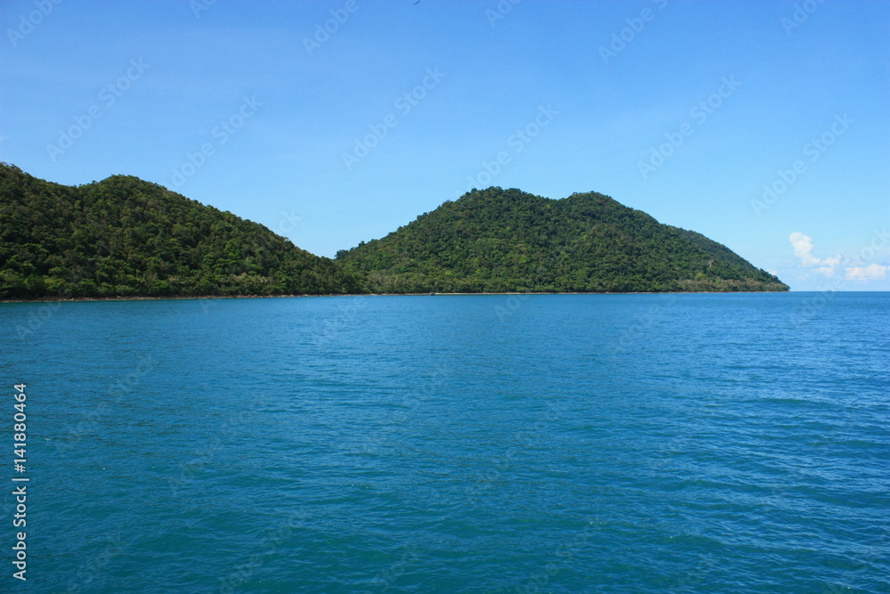 traumhafte insel mit Palmen und schöner umgebung traumhafte insel mit Palmen und schöner umgebung