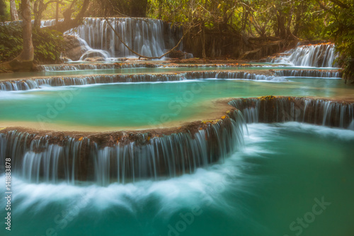 Fototapeta Naklejka Na Ścianę i Meble -  Kuang Xi Falls, luang prabang, Laos