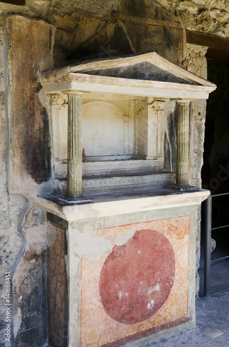 lararium in Pompeii photo