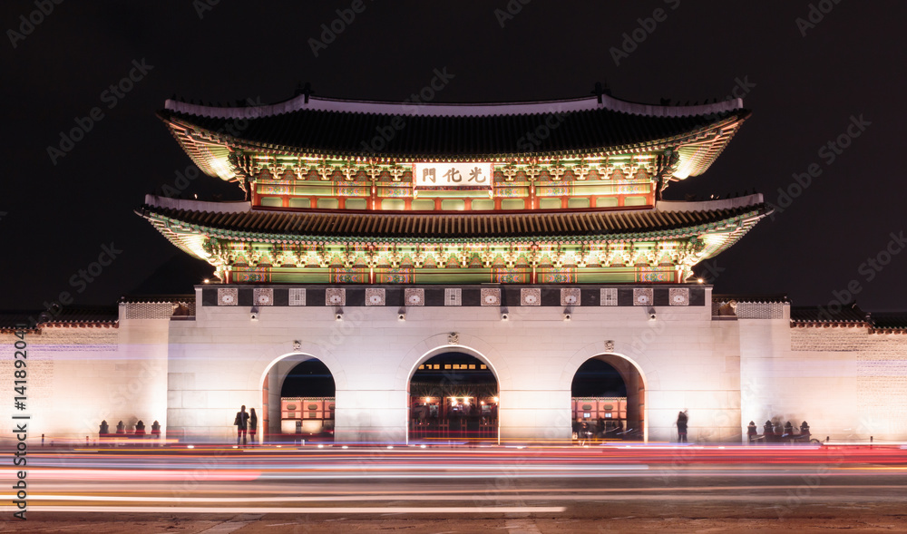 Fototapeta premium Gwanghwamu, the main gate of Gyeongbokgung palace in Seoul