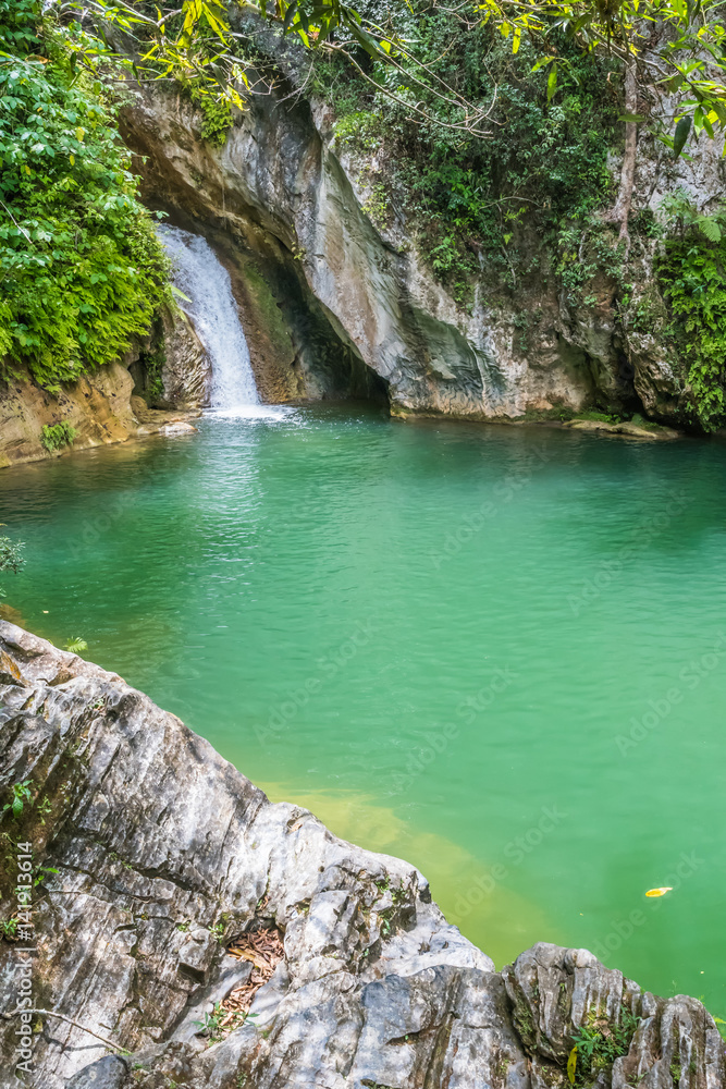 Wasserfall “Salto del Caburni“ im Nationalen Naturschutzgebiet in der Nähe von Trinidad auf Kuba