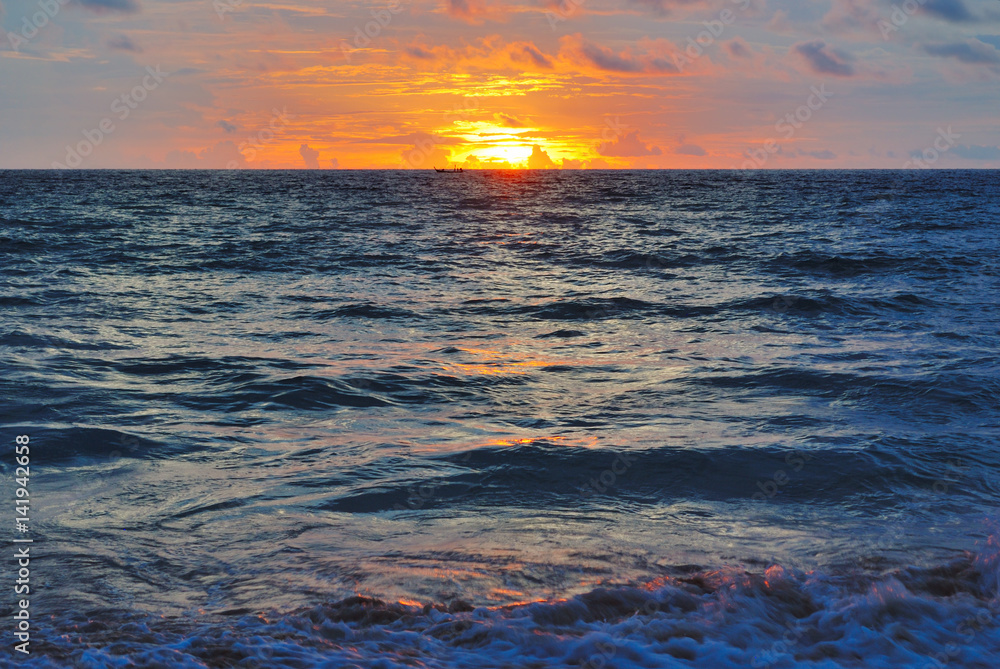 Fototapeta premium Tropical sea sunset