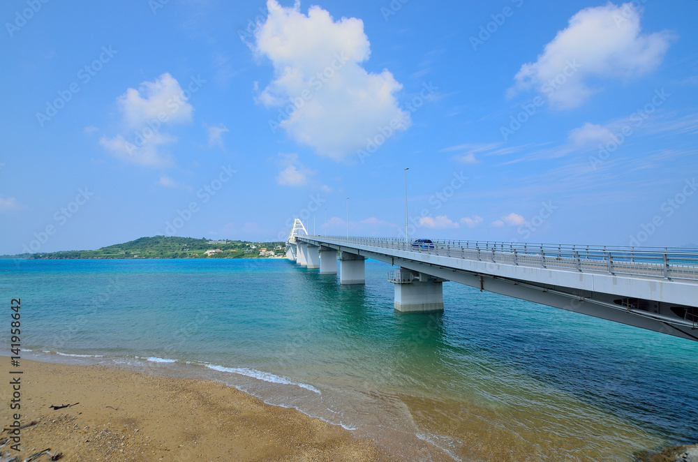 Obraz premium 瀬底大橋