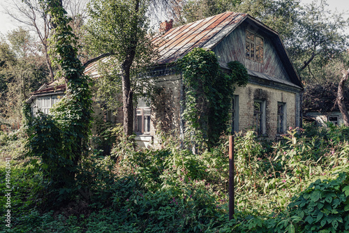 Fototapeta Naklejka Na Ścianę i Meble -  Abandoned house in Chernobyl exclusion zone.