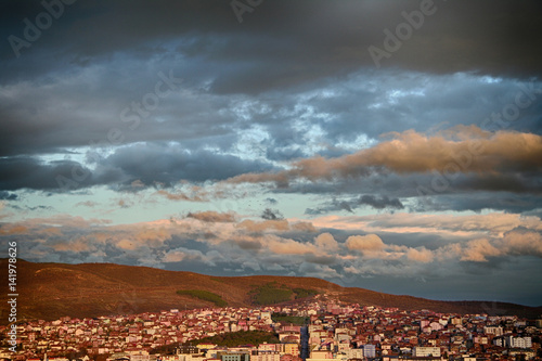 Obraz na płótnie Pristina before sunset w salonie