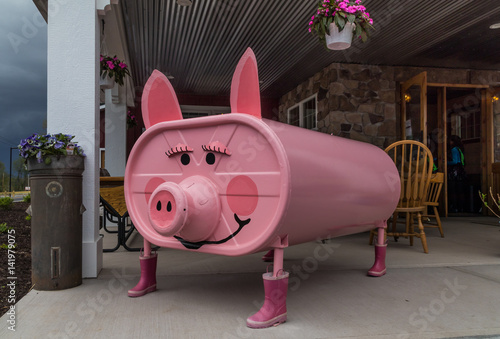 Pink pig traeger cheap