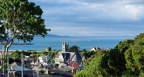 Canvas Print Häuser und Kirche in Howth, Dublin, Irland
