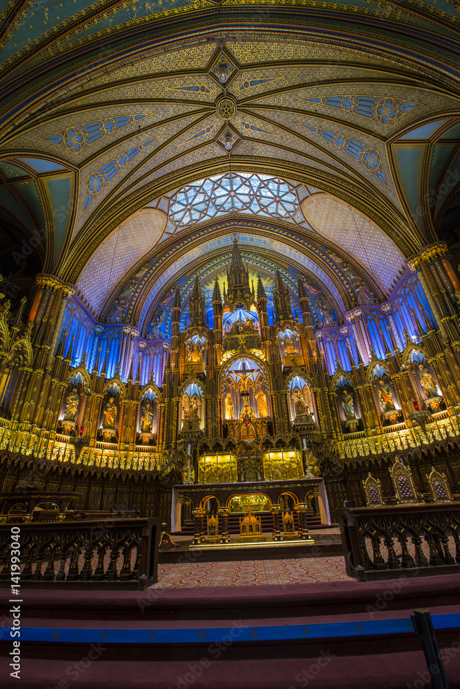 Fototapeta premium Interior of Notre Dame Basilica, Montreal, Canada