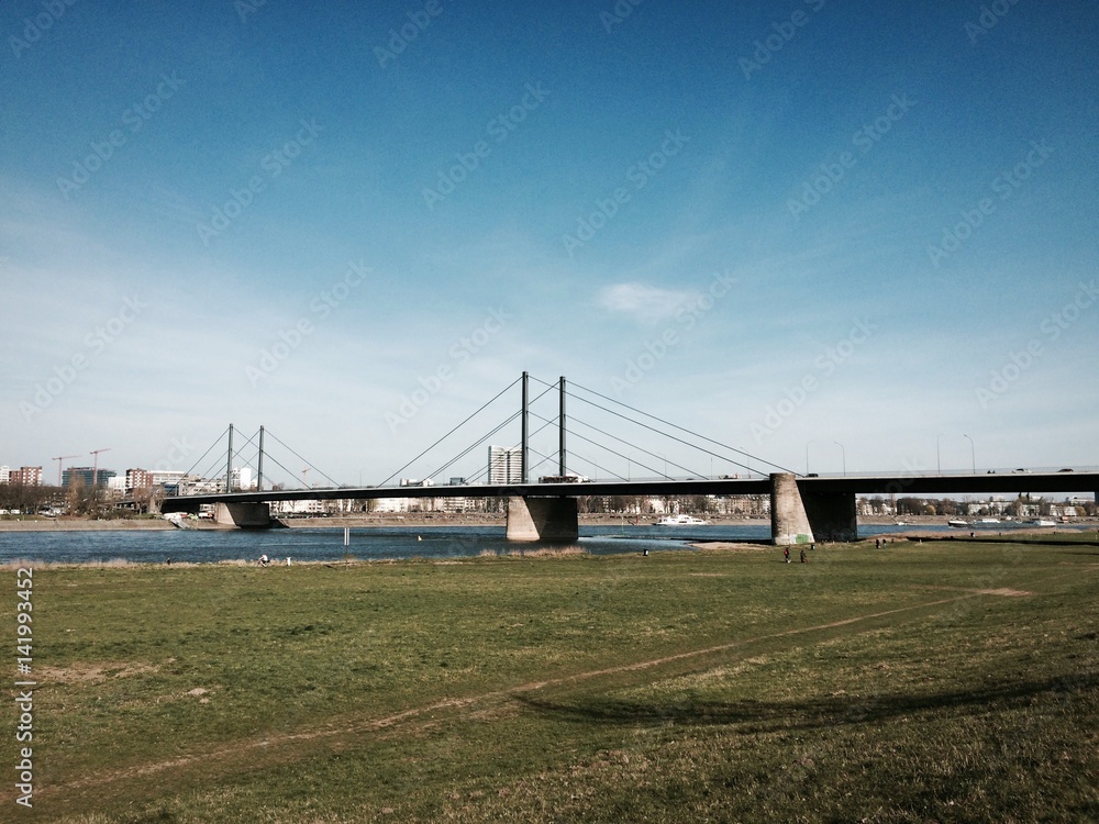 Düsseldorf Rhein Brücke