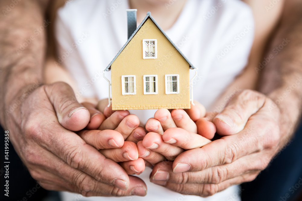 Приобретению и продаже жилья