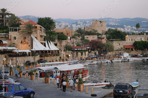 Der Hafen von Byblos im Libanon