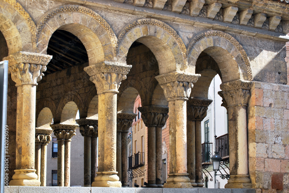 Arcos iglesia de san martin de Segovia