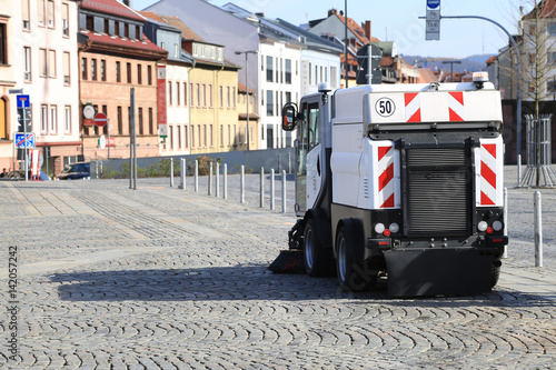 Kehrmaschine im Einsatz