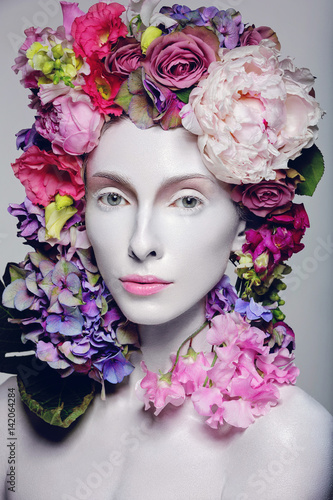 Fototapeta Naklejka Na Ścianę i Meble -  Beautiful flower queen