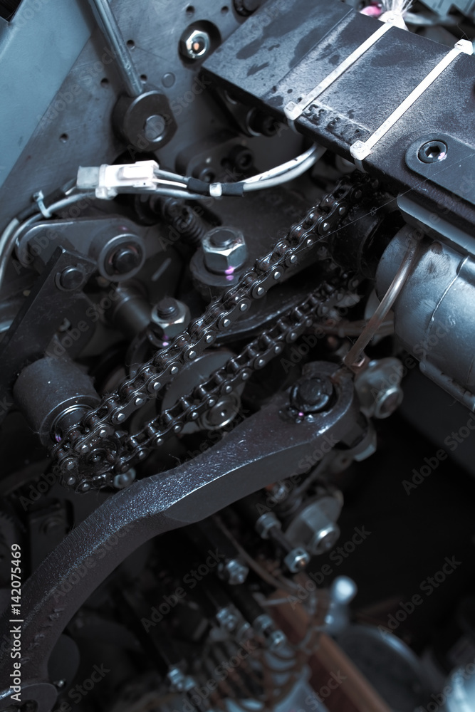 Mecahnical chain in industrial machinery Mecahnical chain in industrial machinery