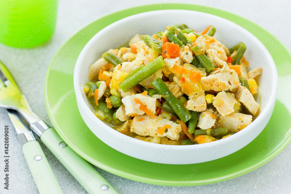 Chicken breast with vegetables and green beans Chicken breast with vegetables and green beans