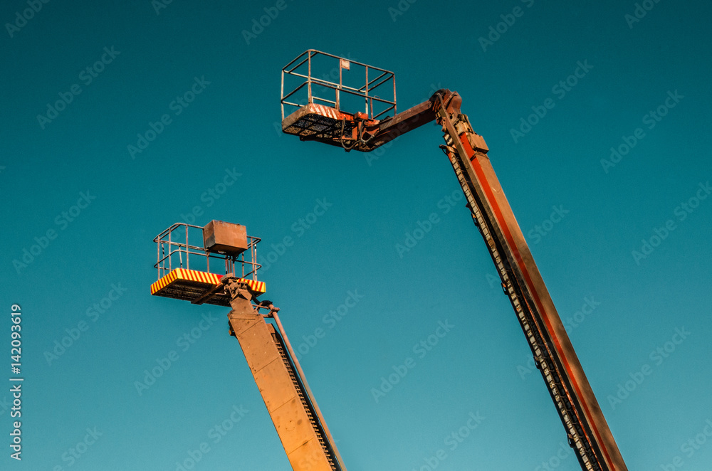 Podnośniki koszowe. StockFoto Adobe Stock