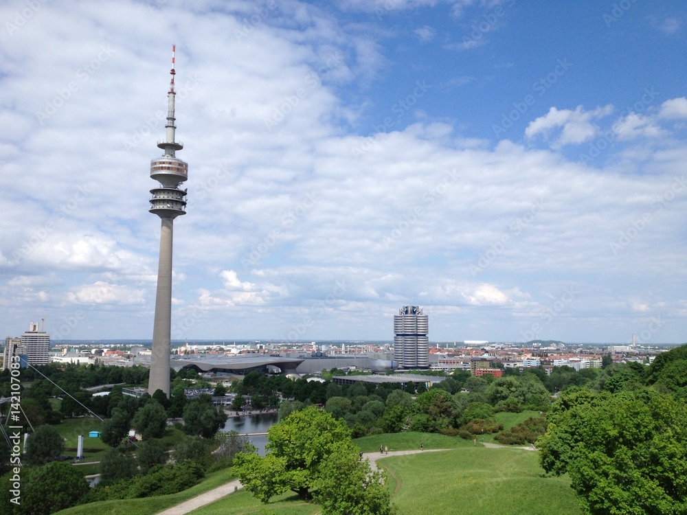 Obraz premium Munich Olympiapark in sunlight