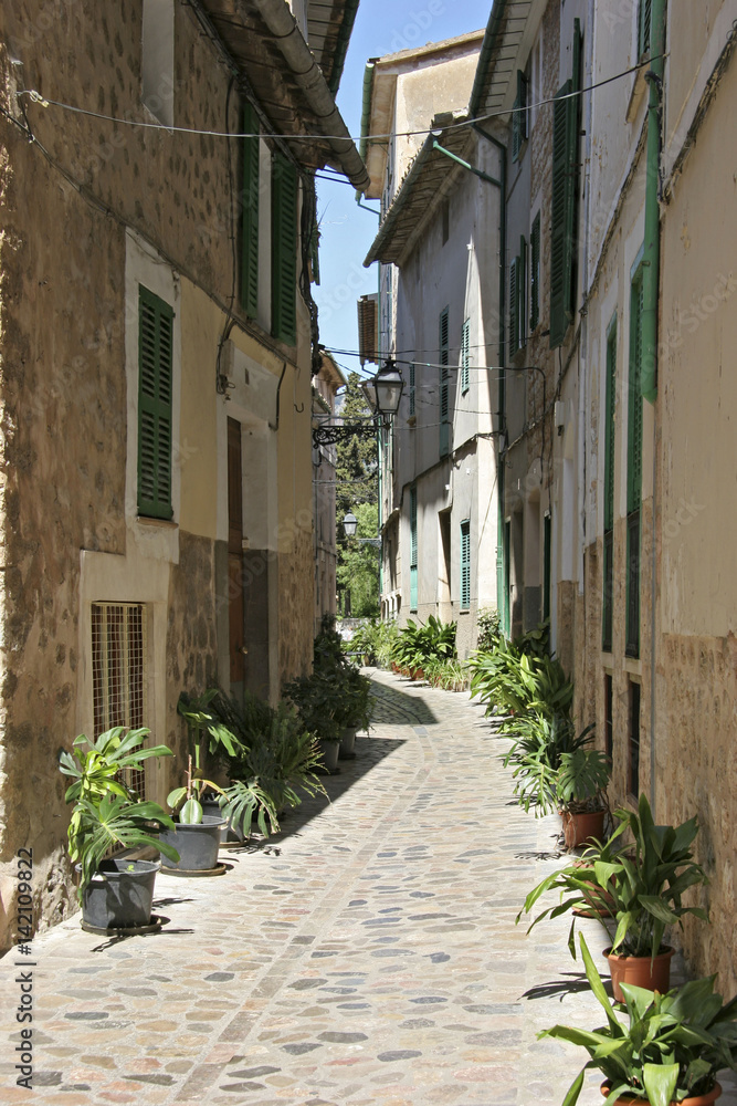 Old town alley in Soller, Mallorca, Balearic Islands, Spain, Europe