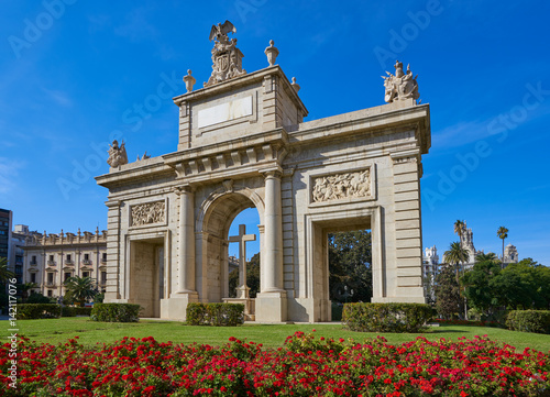 Valencia Puerta porta de la Mar door square