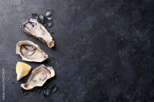 Oysters and lemon over ice